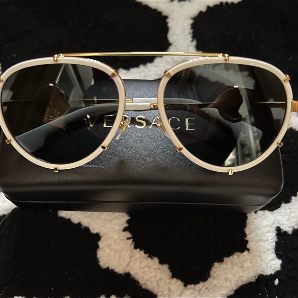 Versace Sunglasses VE2232 61